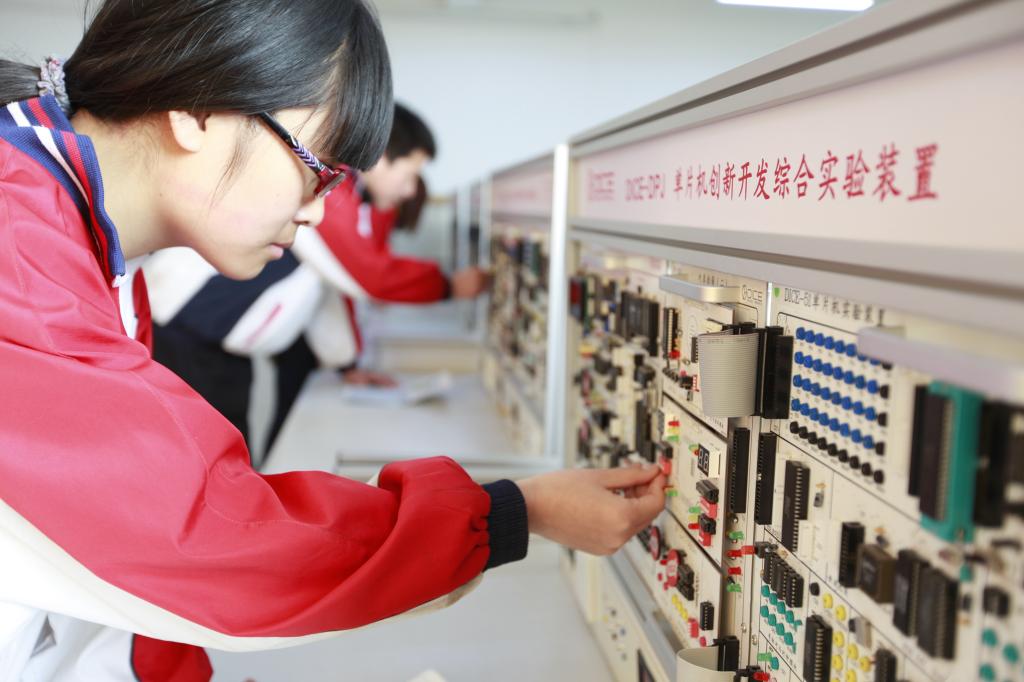 单片机、计算机接口与原理实训室
